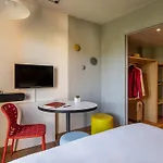 Ibis Centre