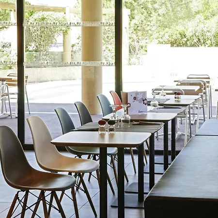 Ibis Centre Ιέρ