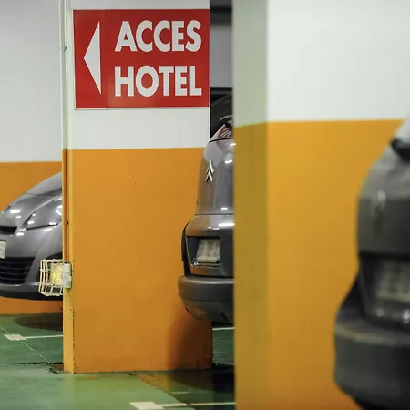 Ibis Centre 3* הייר