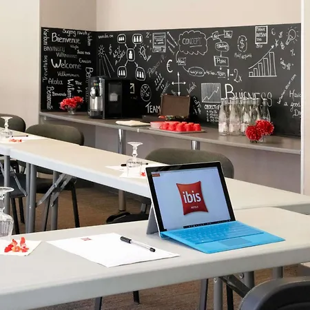 Ibis Centre 3*