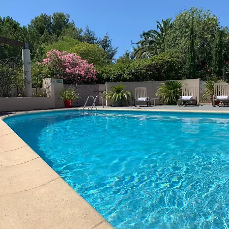 Hotel Ibis Centre 3*