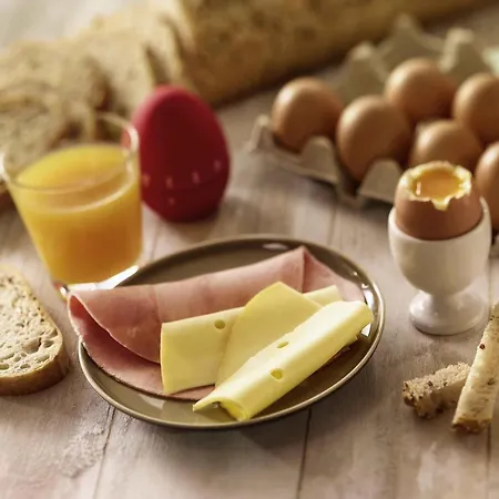 Ibis Centre Hotel 3*