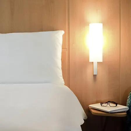 Ibis Centre Hotel 3*