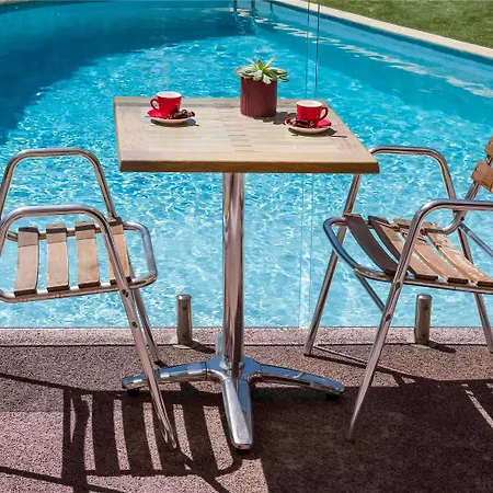 Ξενοδοχείο Ibis Centre 3*