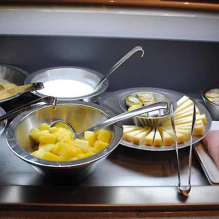 Hotel Ibis Centre 3*