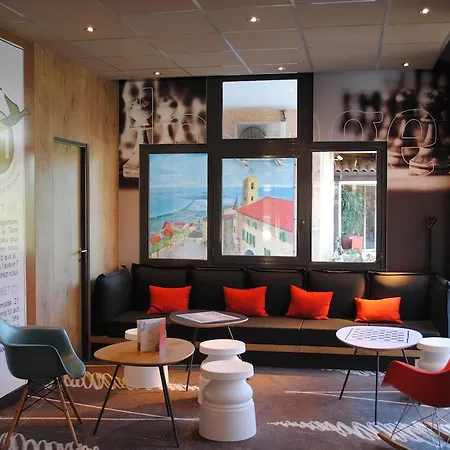 Ibis Centre Hotel 3*