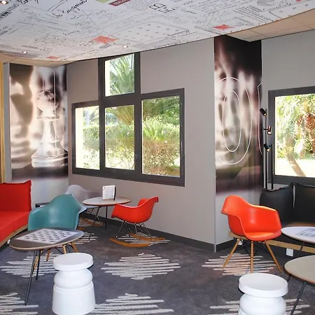 Ibis Centre Hotel 3*