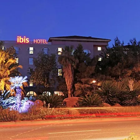 Ibis Centre Hotel 3*