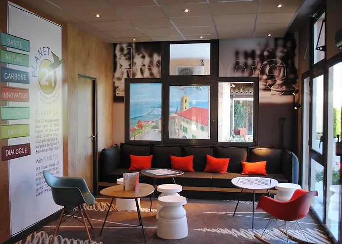 Ibis Centre Hotel 3*